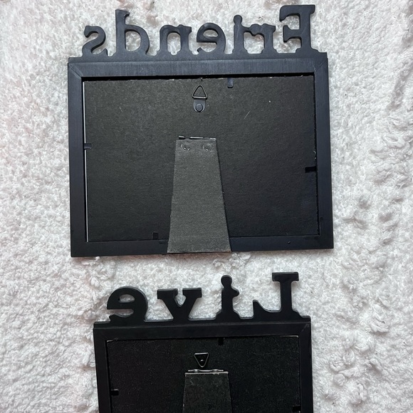 2 pictures frames - Picture 2 of 2